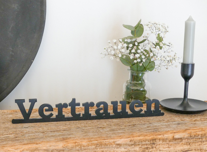Schriftzug-Metall-VertrauenScreenshot_20210628-112735_Gallery Schriftzug Metall - Vertrauen